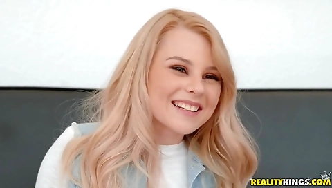 Sexy blonde gets her pussy pounded