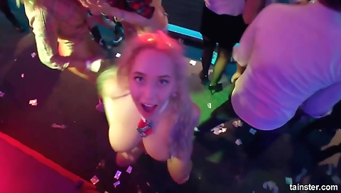 Married runawayos & sex with a guy