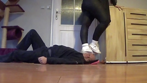 Smoking-h maricay slut is ready for a lesson