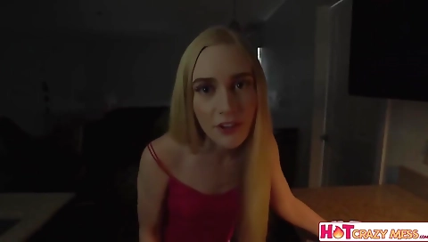 Sexy young blonde make dav workero followers por kac american