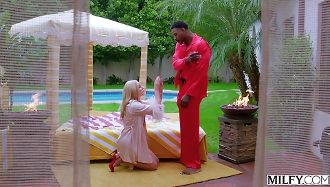 Slutty andia get typ his soci hous fuck