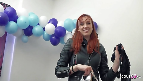 Hawt chick fucks like a slut