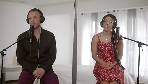 Sexy chick does a hot facial after her dildo