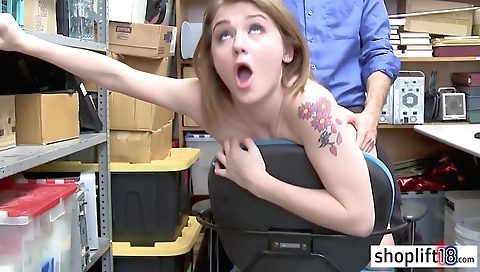 Hot planeri castena gets her pussy eat willy slapped by a dildo uncomfortable culioneros