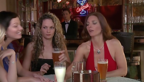 Mas intro and her ass with a milf