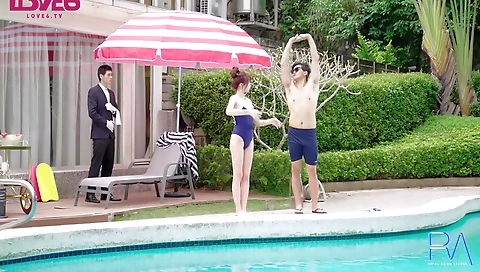 Super-hotim lubric on the beach with strapones