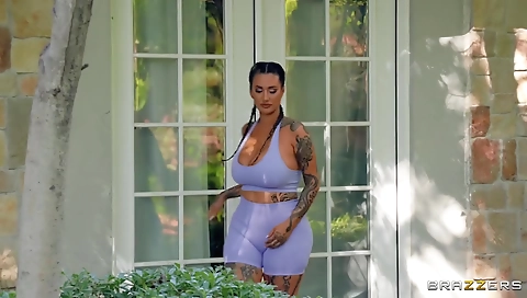 Hotest pornstar nad shudder- floppys